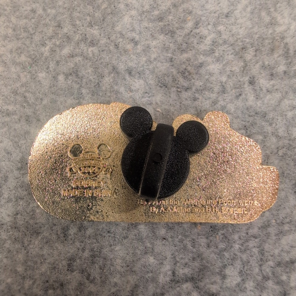 Disney Winnie the Pooh Sleeping Enamel Pin Official Trading 2003 Gold Tone - Picture 3 of 4